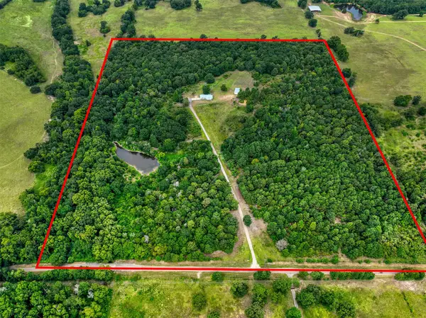 1722 Anderson County Road 432 Road, Palestine, TX 75803