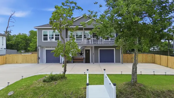 613 Oakdale Street, Shoreacres, TX 77571