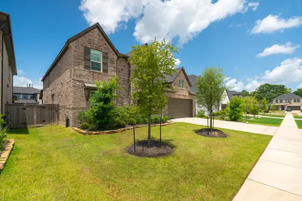 25011 Stela Falls Lane, Tomball, TX 77375
