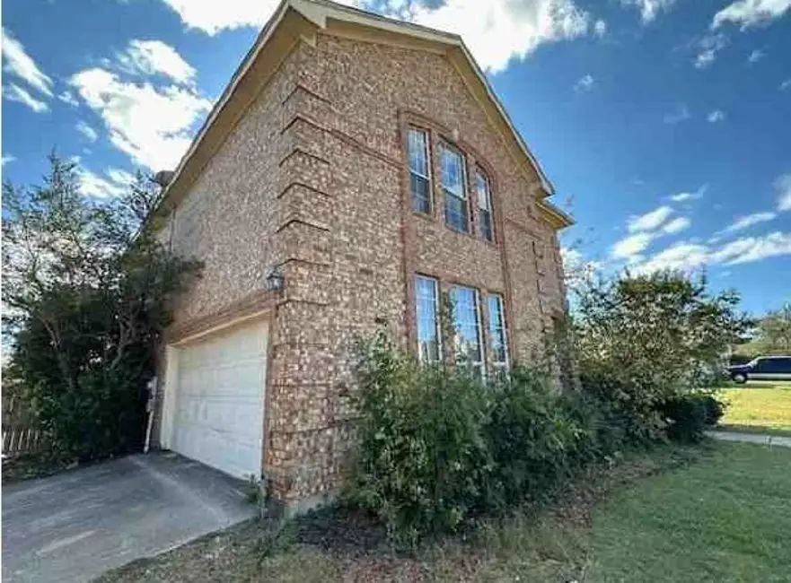 1001 Windsor Drive, Saginaw, TX 76179 - Image #2