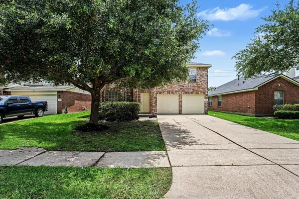2611 Feather Green Trail, Fresno, TX 77545