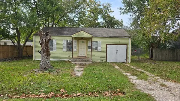 111 Poinsetta Lane, Highlands, TX 77562 - Image #2