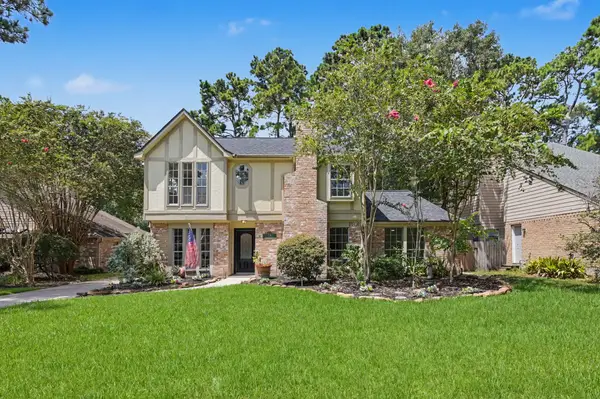 19 Postvine Court, The Woodlands, TX 77381