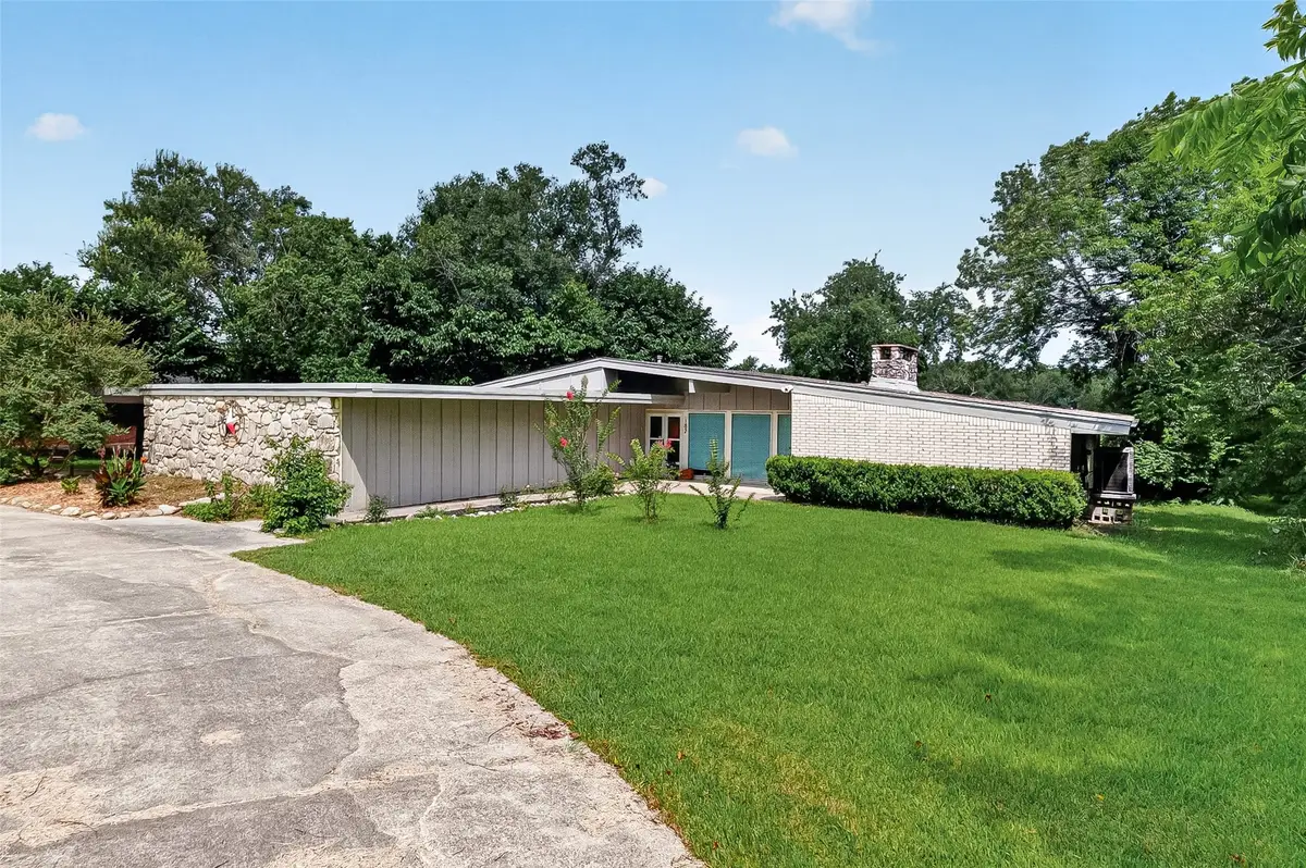 182 N Burnett Drive, Baytown, TX 77520 - #1