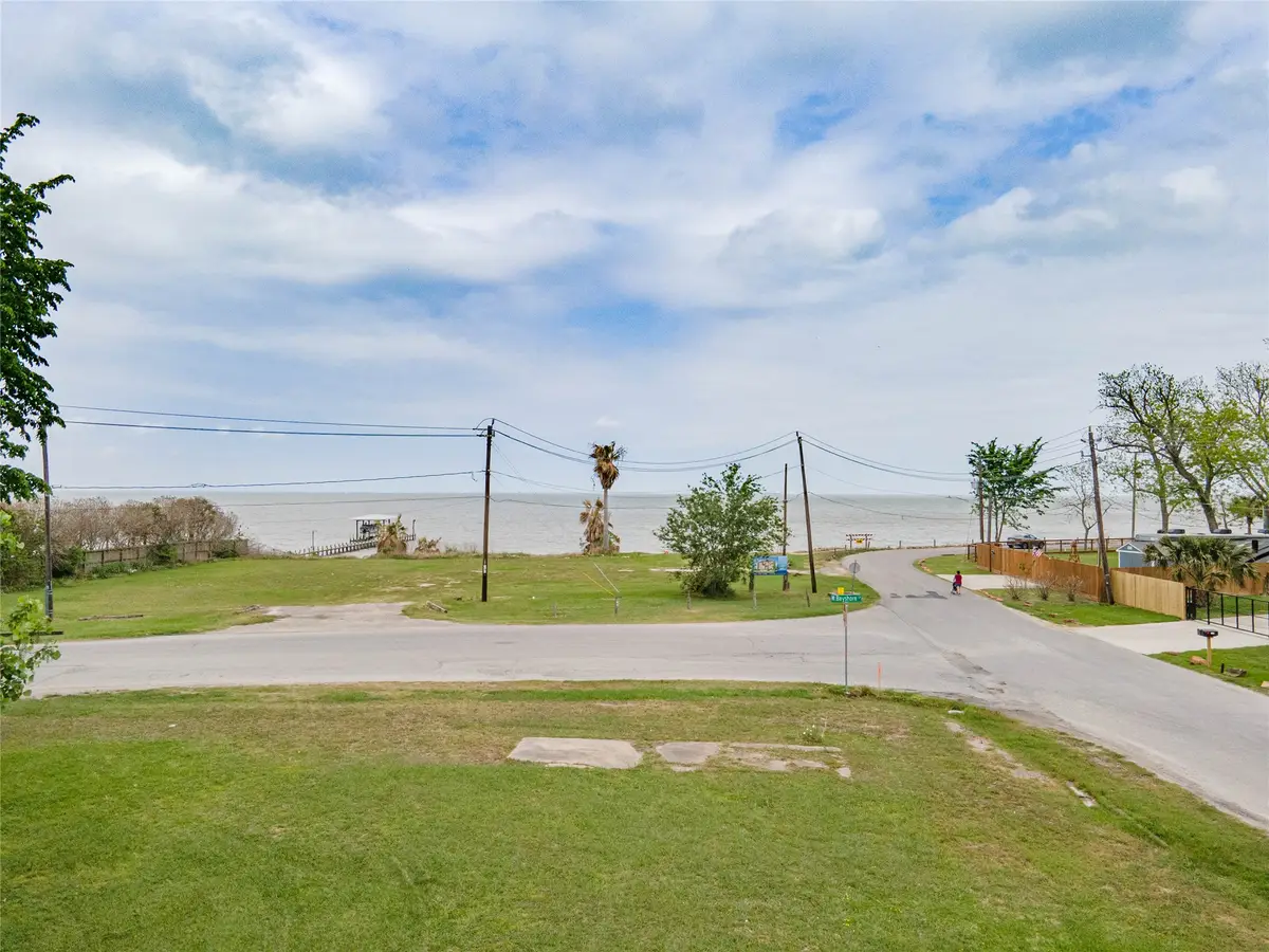 1 Jackson Avenue, Bacliff, TX 77518 - #1