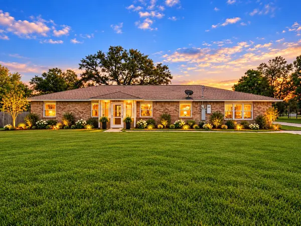 4215 County Road 182, Alvin, TX 77511
