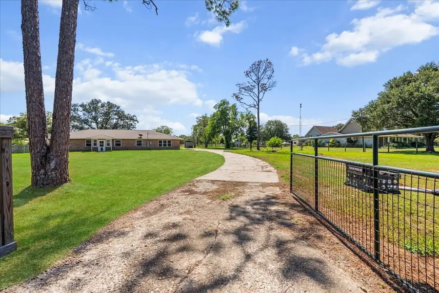 4215 County Road 182, Alvin, TX 77511 - #2