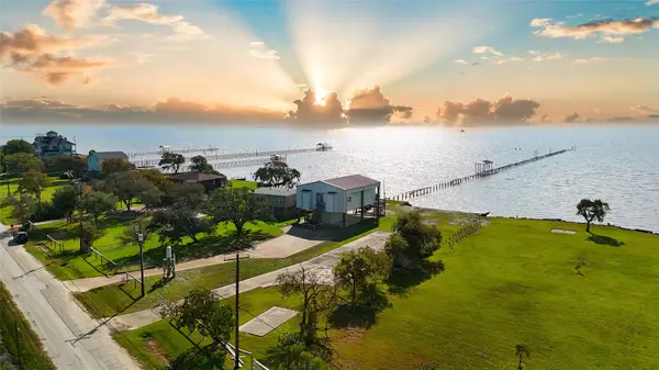 5330 Bayside Drive, Baytown, TX 77523