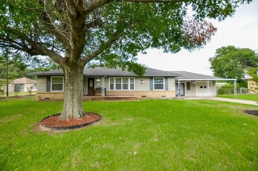 1116 N Meyer Street, Sealy, TX 77474 - #2