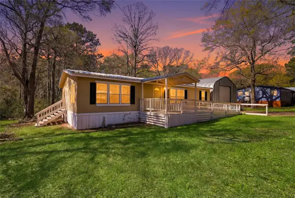 4484 Grand Oaks Drive, Willis, TX 77378