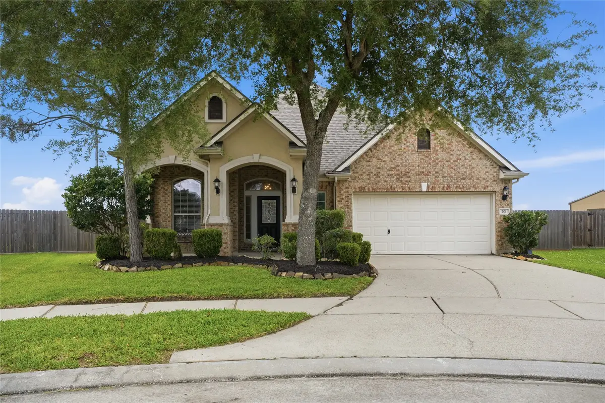 201 Bailey Brook Lane, Dickinson, TX 77539 - #1