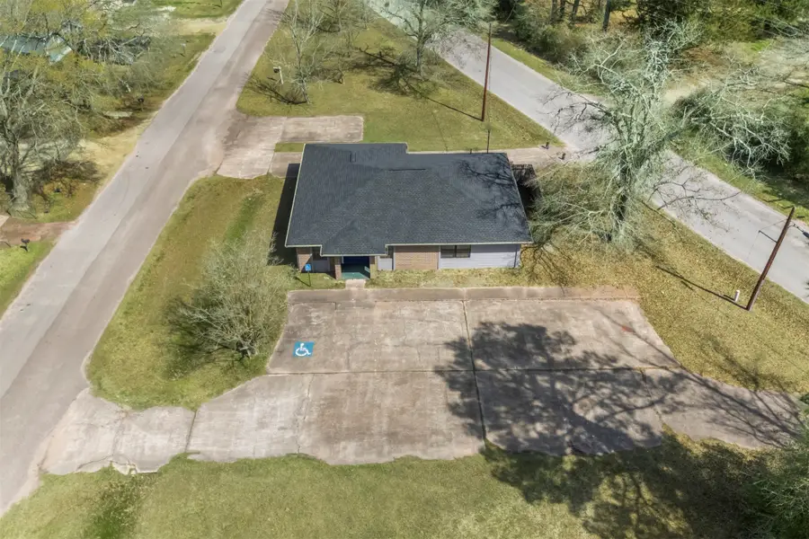 206 S Fenner Avenue, Cleveland, TX 77327 - #2