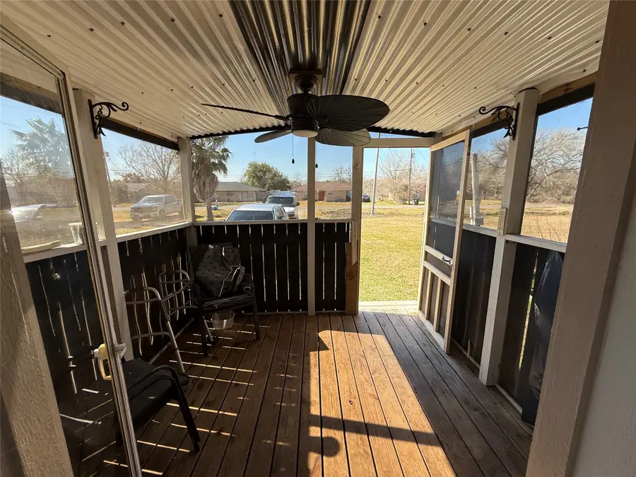 321 Tennyson Street, Dickinson, TX 77539 - Image #3