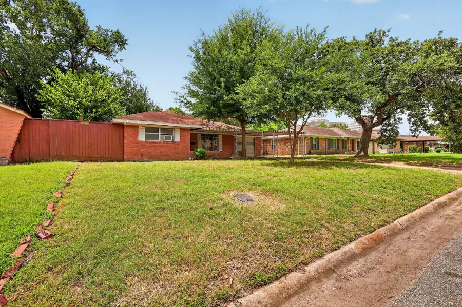 1007 W 30th Street, Houston, TX 77018 - #2