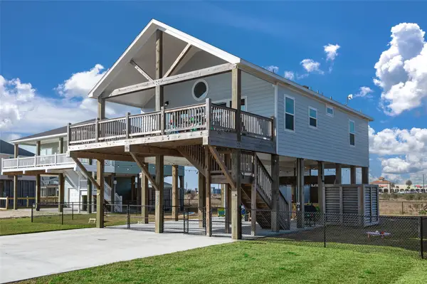 2285 E Lobster Street, Crystal Beach, TX 77650