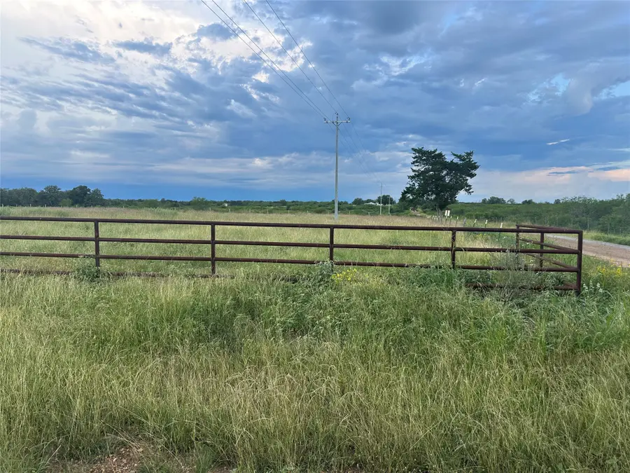 1403 Armstrong-derry, Waelder, TX 78959 - #3