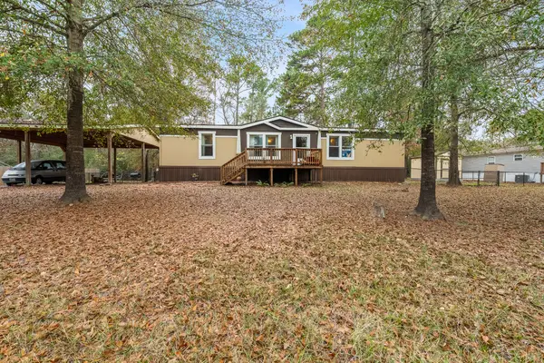 32 Oak Lake, Trinity, TX 75862