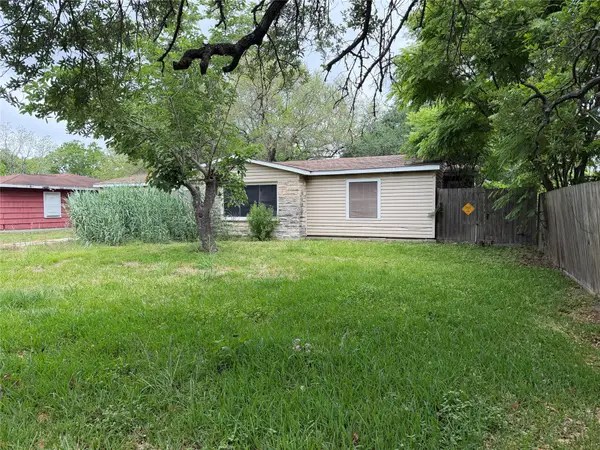 1110 18th Avenue N, Texas City, TX 77590