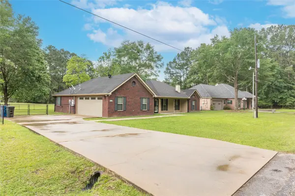 106 Hickory Lane, Village Mills, TX 77663