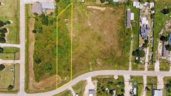 975 County Road 3548, Cleveland, TX 77327