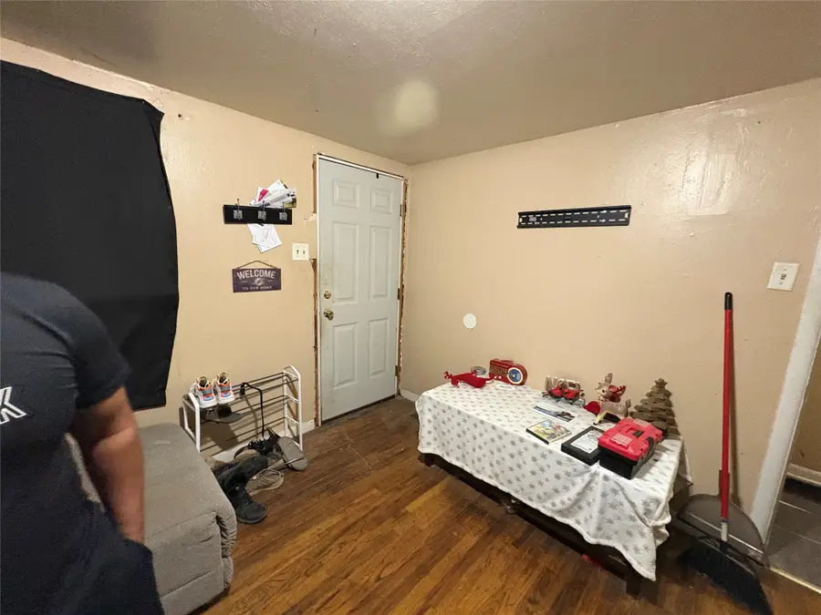 108 E 11th Place, Big Spring, TX 79720 - #3