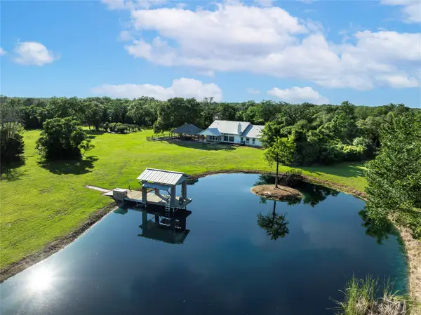 1081 Yaupon Creek Estates Drive, Columbus, TX 78934
