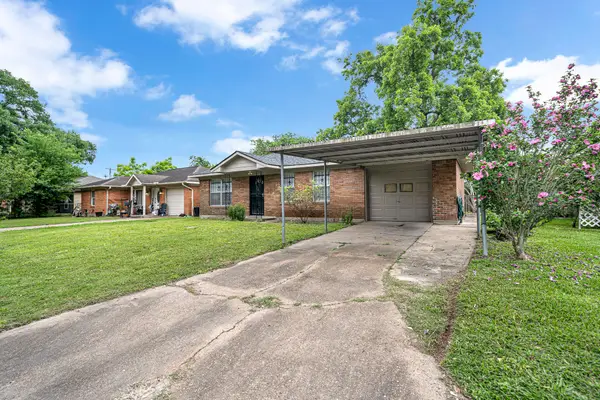 3032 Briarwick Lane, Houston, TX 77093