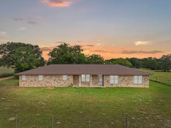 5012 Fm 2314, Hallettsville, TX 77964
