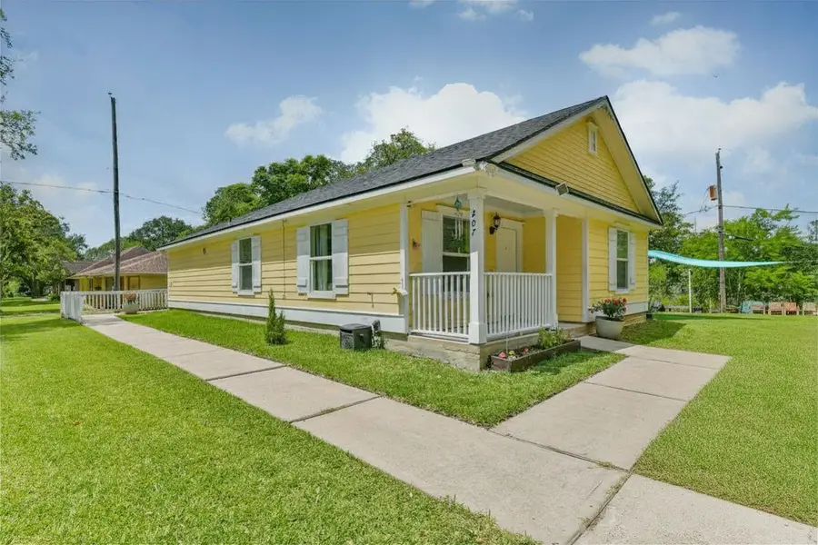 207 Oakridge Drive, Hitchcock, TX 77563 - #3