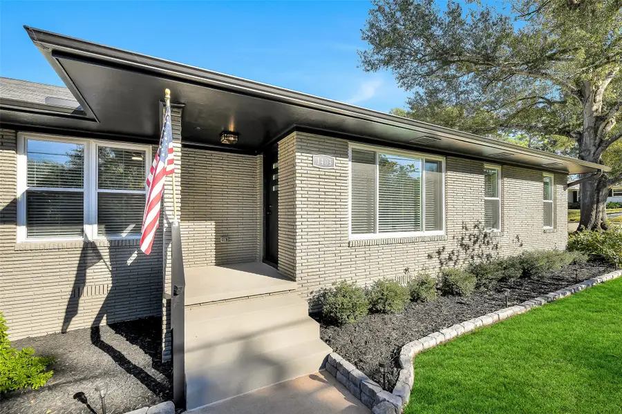 1403 S Chappell Hill Street, Brenham, TX 77833 - Image #2