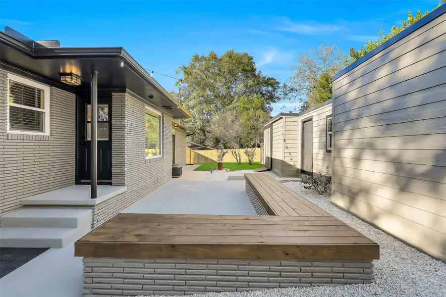 1403 S Chappell Hill Street, Brenham, TX 77833 - Image #3