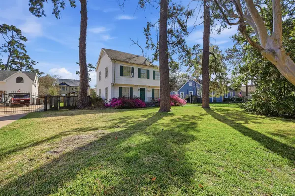 323 W 33rd Street, Houston, TX 77018