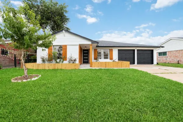 12339 Huntington Field Drive, Houston, TX 77099