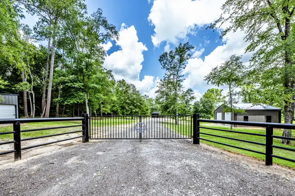 49 Sandy Creek Farm Rd, New Waverly, TX 77358