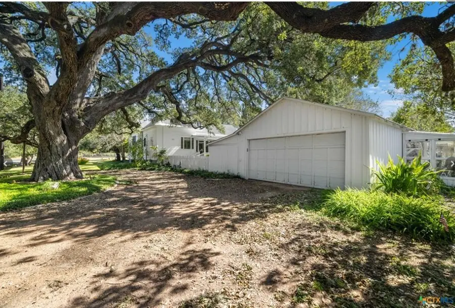 141 North Range St, Yorktown, TX 78164 - #3