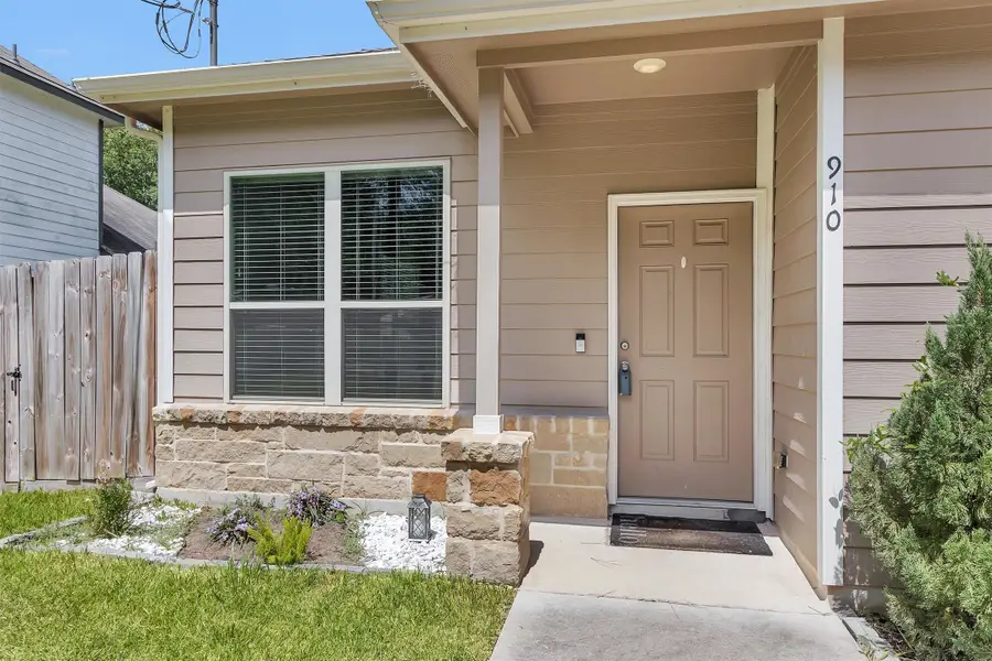 910 Cherokee Drive, Montgomery, TX 77316 - #3