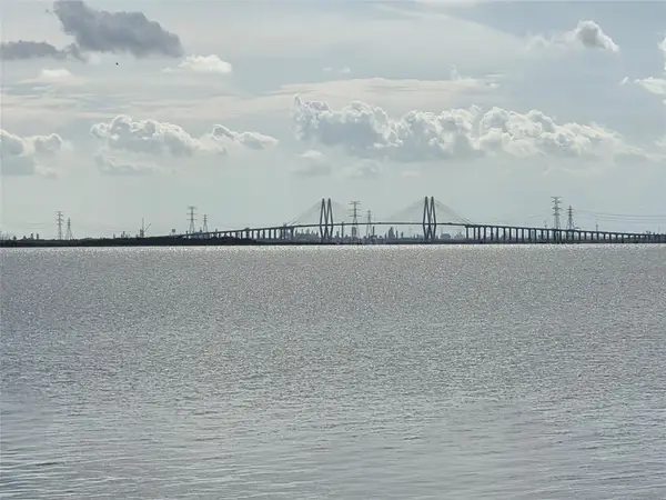 00 Bay Oaks Harbor Drive, Baytown, TX 77523