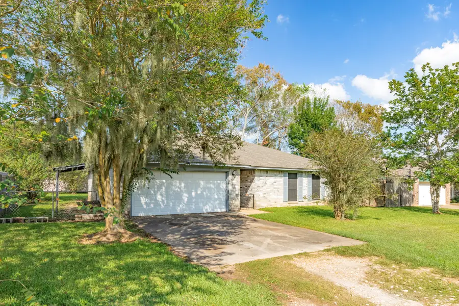 526 Tall Timber Drive, West Columbia, TX 77486 - #2