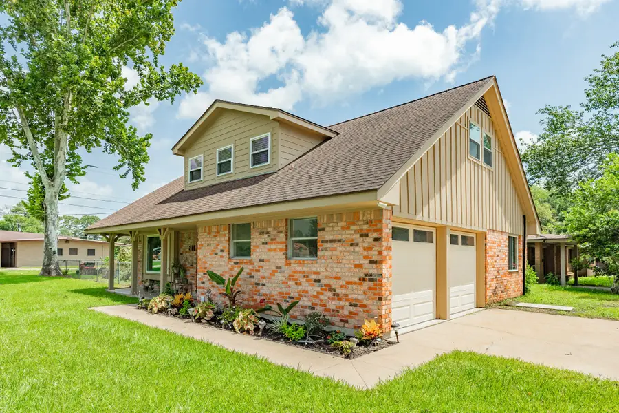 811 Loggins Drive, West Columbia, TX 77486 - #3