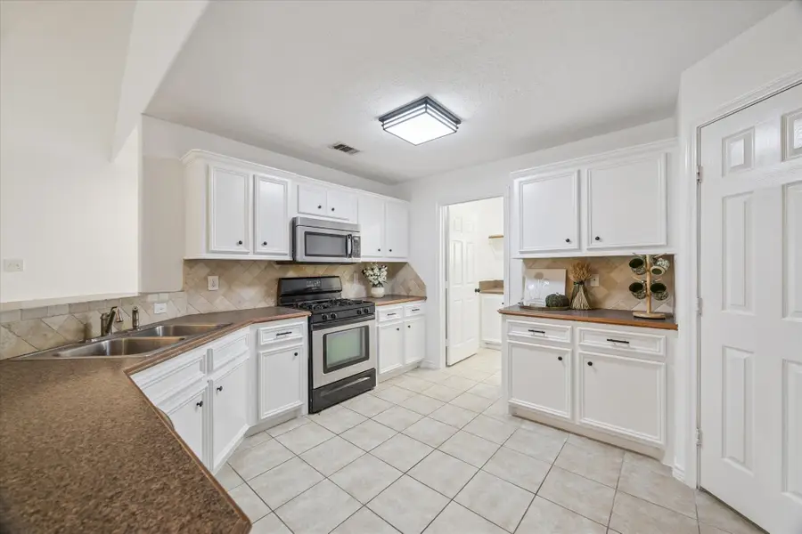 109 Moonspinner, Conroe, TX 77356 - Image #3