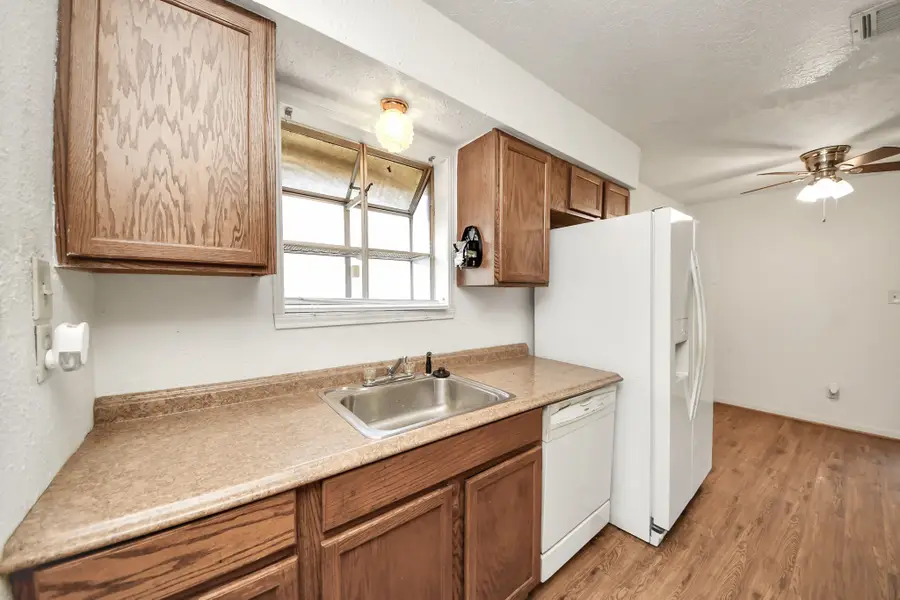 5710 Saxon Drive, Houston, TX 77092 - #2