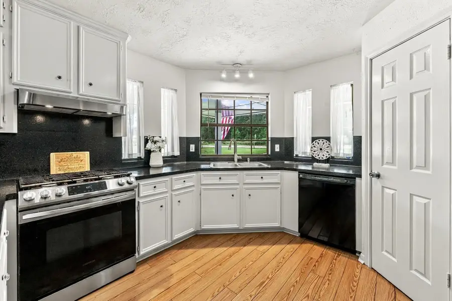 1325 County Road 347 N, Cleveland, TX 77327 - #2
