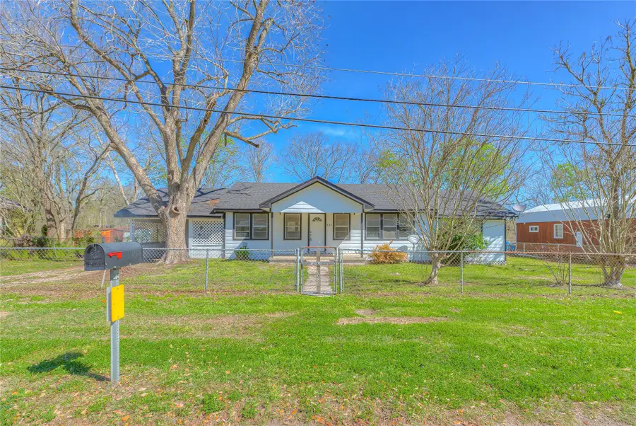 615 E 1st Street, Groveton, TX 75845 - #2