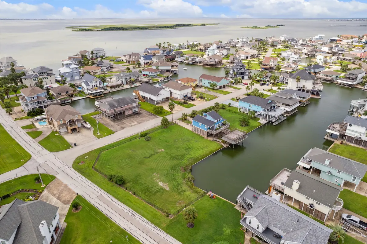 1302 & 1306 Maui Drive, Tiki Island, TX 77554 - #1