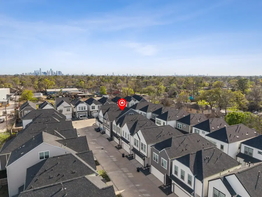 8411 Berry Brush Lane, Houston, TX 77022 - Image #2