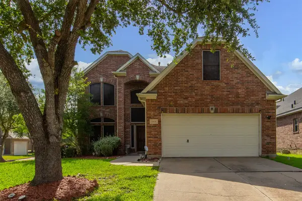 2619 Emerald Springs Court, Pearland, TX 77584
