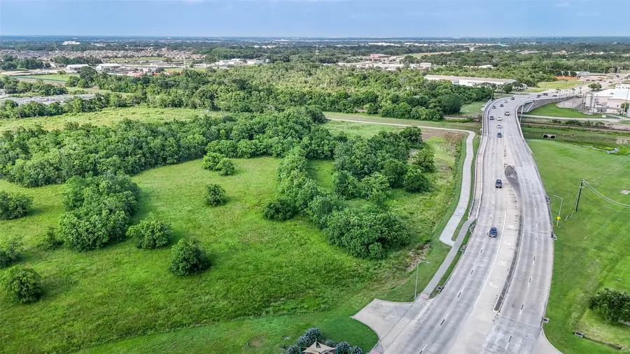 3901 Magnolia Parkway, Pearland, TX 77584 - Image #2