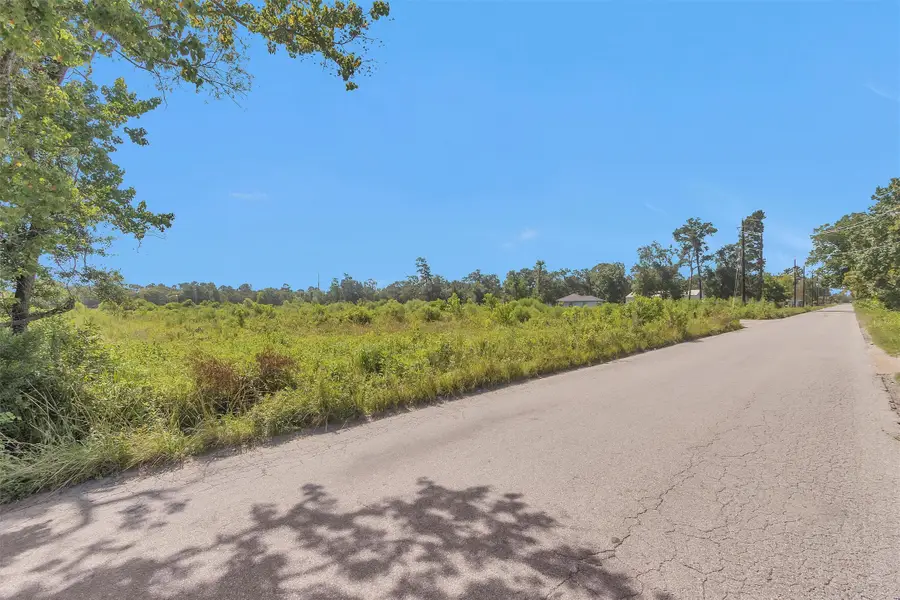11554 Suburban Dr, Houston, TX 77050 - #2
