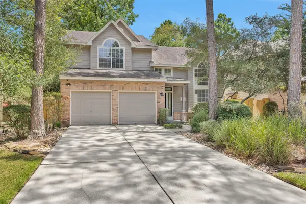 84 E Lakeridge Drive, The Woodlands, TX 77381