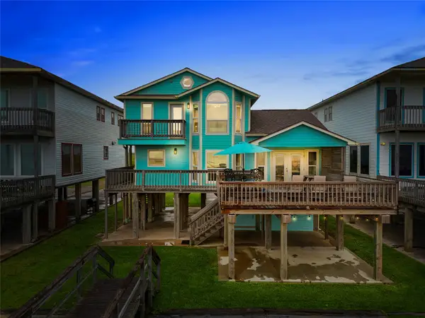 2406 Blue Water Highway, Surfside Beach, TX 77541